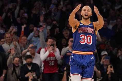 Bild Zu Stephen Curry Bricht NBA Rekord 2977 Basketball Dreier Bild