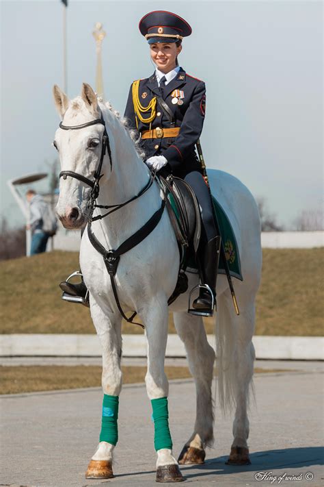 Schönheiten In Uniform Diese Russischen Polizistinnen Entwaffnen Mit