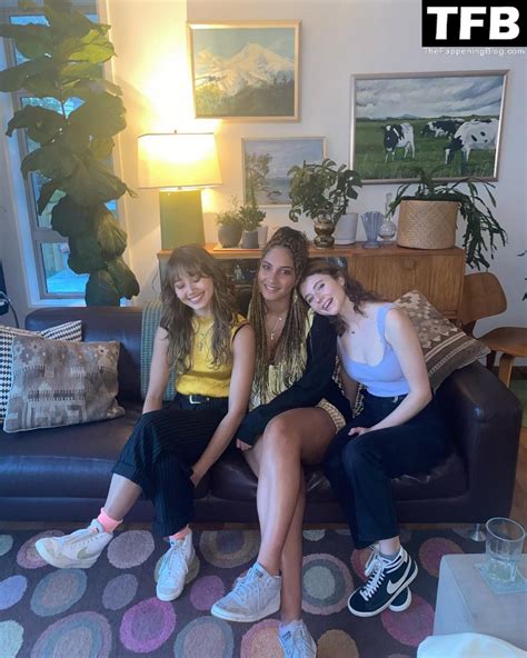 Thomasin Mckenzie Nude Sexy Collection Photos Onlyfans Leaked