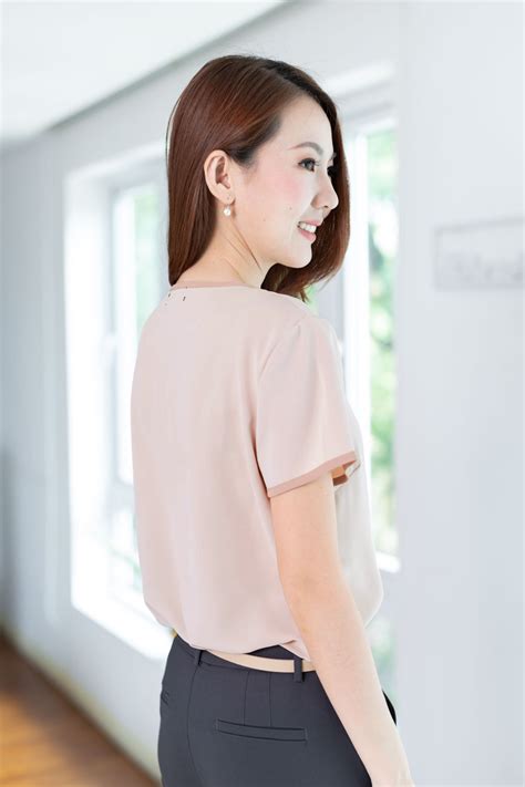 NT2250 Popover Placket Blouse Nude Cream Narinarishop