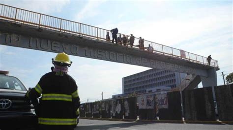 Polic As Evitan Que Un Hombre Se Lance De Un Puente En Veracruz