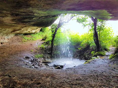 Grindstone Cave Drakensberg Hikes Explore The Drakensberg