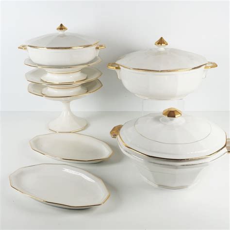 Limoges Partie De Service En Porcelaine Maill E Blanche Et Rehauts D