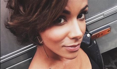 HOT Shy M Prend Du Bon Temps Seins Nus La Photo Torride Qui A Rendu Ses Fans Fous