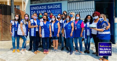 Segundo dia de entrega de crachás e uniformes dos agentes comunitários