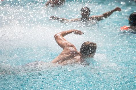 Siegen Oben Ohne Schwimmen In Schwimmb Dern Bald F R Alle Erlaubt