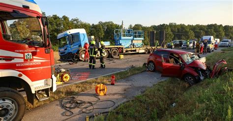 Großeinsatz in OÖ Ein Todesopfer nach Frontalzusammenstoß mit Lkw