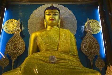 Buddha Statue At The Mahabodhi Temple. Editorial Photography - Image: 19546932