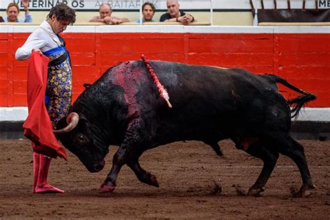 Un Grandioso Roca Rey Resucita L Mismo Y A La Tauromaquia En Bilbao