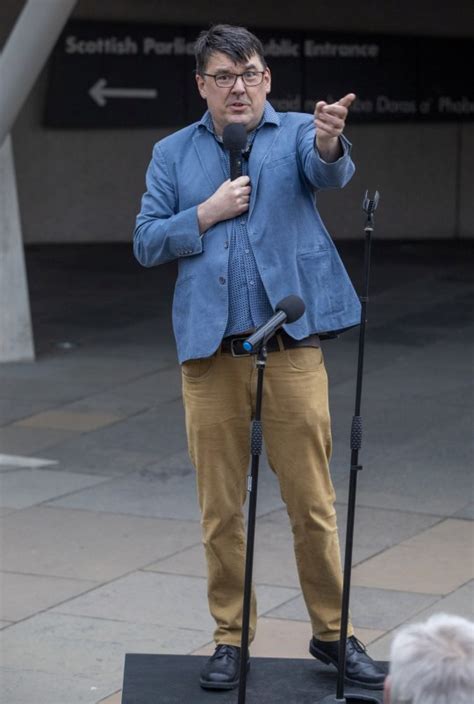 Graham Linehan Performs On Street After Show Is Axed Over Trans Views