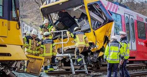 Verletzte Bei Zusammenprall Von Stadtbahnen In Stuttgart Gmx