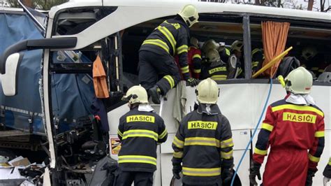Index Külföld Külföldre menekült a Pussy Riot két tagja
