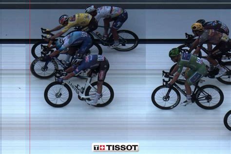 Le Gruppetto On Twitter La Photo Finish Du Jour Avec La Victoire Sur