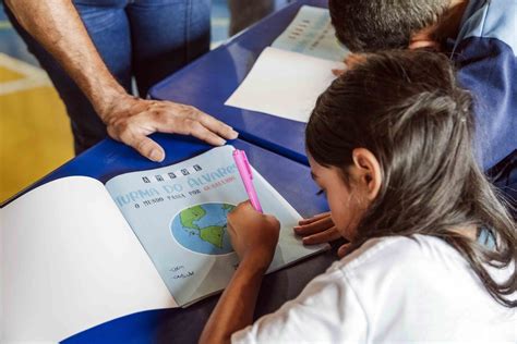 EPG Álvares de Azevedo lança o almanaque O Mundo Passa por Guarulhos