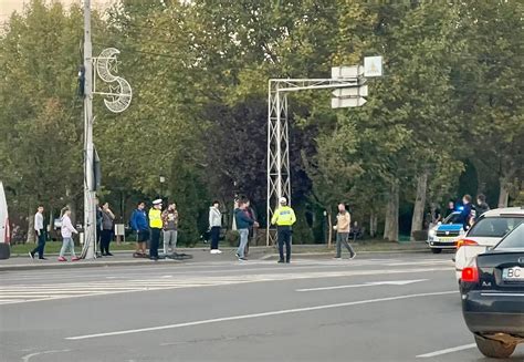 Lovit Pe Trecerea De Pietoni In Timp Ce Se Deplasa Pe Bicicleta