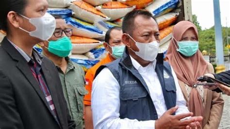 Terima Titipan 20 Ton Beras Untuk Korban Bencana Sulbar Dan Kalsel