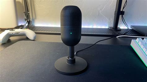 Razer Seiren V3 Mini Mic Review Crisp Audio Doesnt Have To Break The