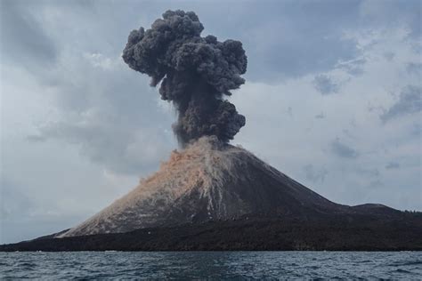 Anak Krakatau Neue Bilder Vom Vulkan Vulkane Net Newsblog