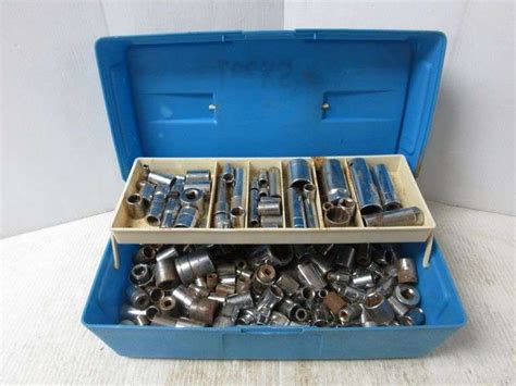 Approx 100 Sockets Assorted Sizes 3 8 1 4 Includes Craftsman