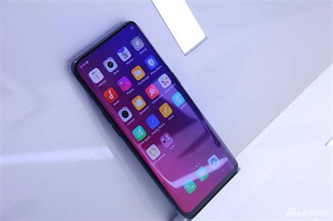 OPPO Find X上手评测颜值惊人背后的得与失 OPPO Find X 弹出式设计 新浪科技 新浪网