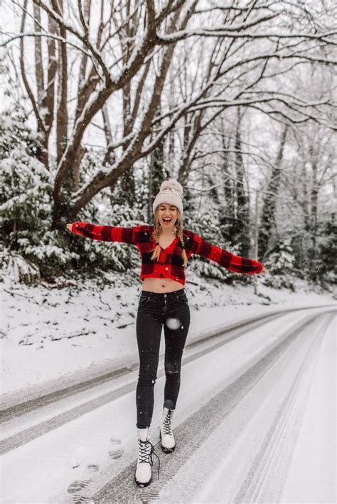 How To Pose In The Snow Madcrayy Snow Photoshoot Winter