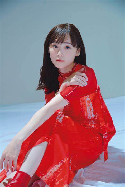 朝ドラヒロイン・福原遥がグラビアで登場！赤いドレスで美視線を撮り下ろし 蜜柑通信