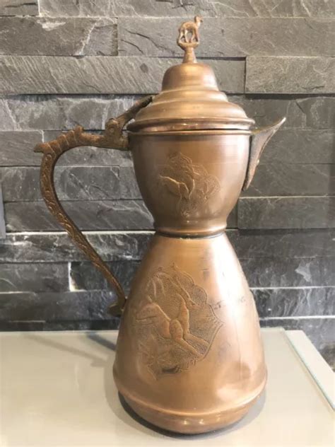 ANCIENNE CAFETIÉRE CRUCHE verseuse orientale en cuivre Maroc Tunisie