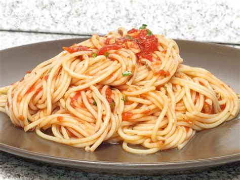 Spaghetti Cu Sos De Ro Ii I Busuioc Re Et Culinar