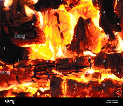 Fireplace Log Fire Flame Embers Hi Res Stock Photography And Images Alamy