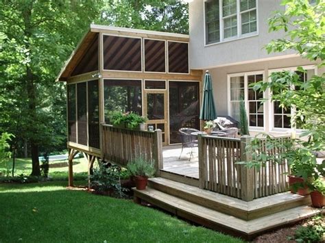 Véranda Bois Sur Pilotis Adjacente à La Terrasse En Bois Et La Façade De La Maison Patio Pergola