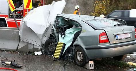 Dramatischer Unfall Junger Pkw Lenker Rast Auf Autobahn In Den Tod