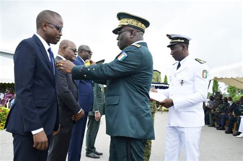 CEREMONIE DE DECORATION À LACADÉMIE DES FORCES ARMÉES CÔTE DIVOIRE