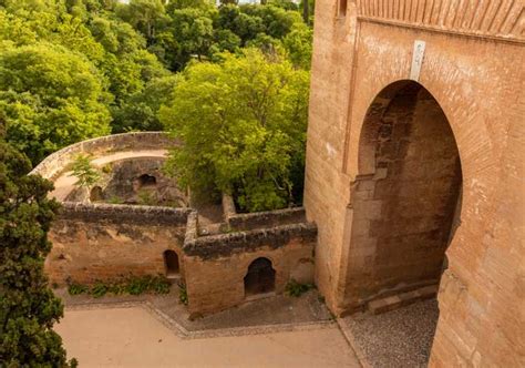 Granada Alhambra Scavenger Hunt And Self Guided Tour Getyourguide