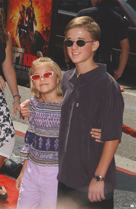 07/28/02 - Spy Kids 2 The Island Of Lost Dreams Premiere - 010 - Emily ...