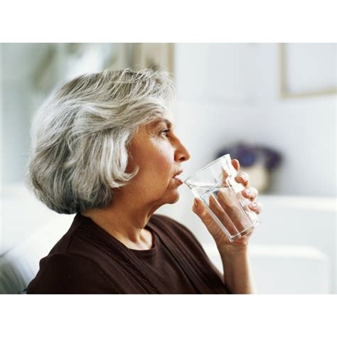 Signs & Symptoms of Dehydration in the Elderly | Healthfully