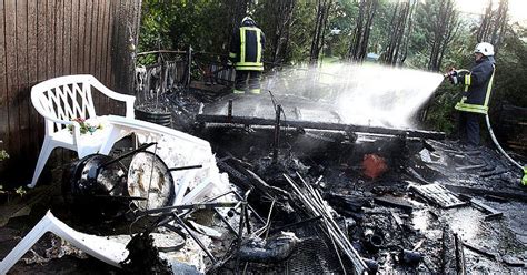 Brennende Gartenhütte löst Feuerwehr Einsatz aus nw de