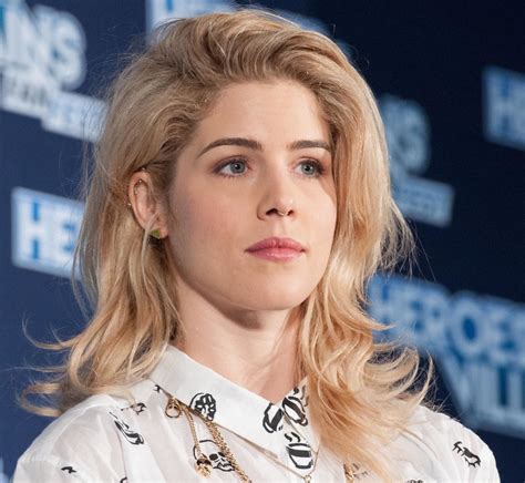 Pornpic Xxx Emily Bett Rickards