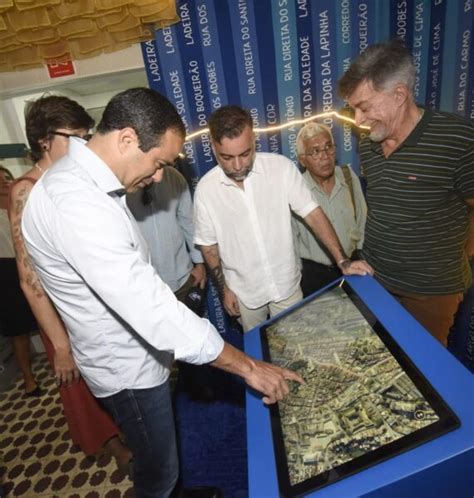 Visita guiada estudantes marca entrega do Memorial Pavilhão 2 de