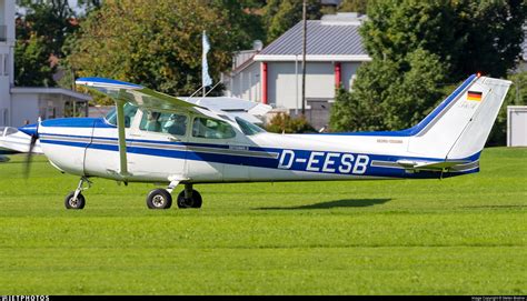 D Eesb Reims Cessna F P Skyhawk Ii Flugschule Michael Bergmann