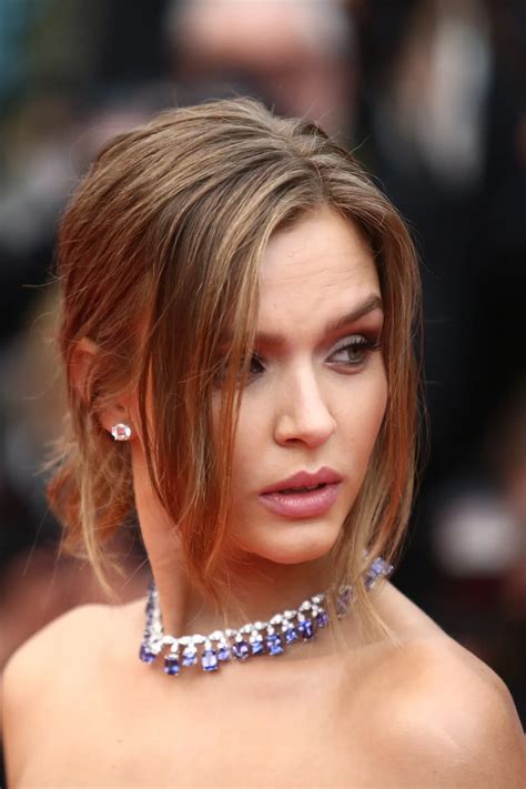 Josephine Skriver | Scrolller