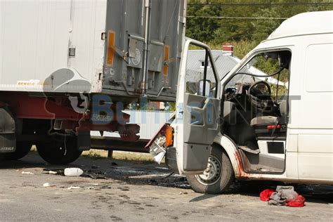 UPDATE FOTO Accident Teribil Pe Strada Libertatii Buhusi NET