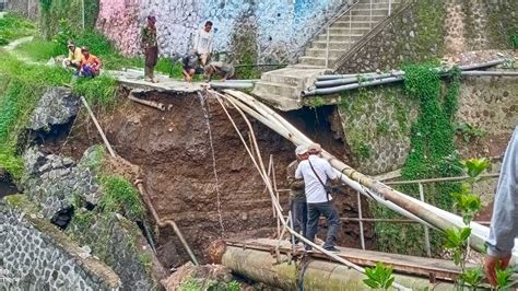 Longsor Jembatan Dan Pipa Hippam Di Punten Bumiaji Putus