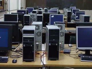 Computer Lab | At 3 am the computer lab isn't exactly full o… | Flickr
