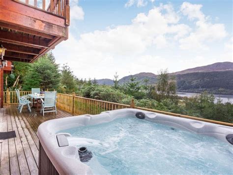 Top rated: Lodges with hot tubs in & near Loch Ness