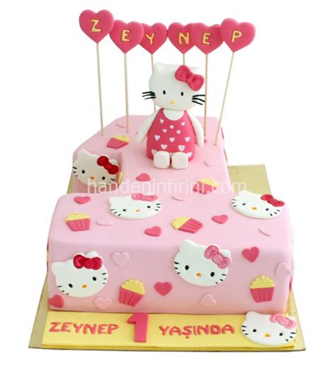 Hello Kitty Pastası