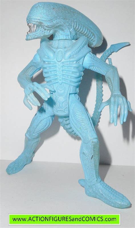 Aliens Vs Predator Kenner WARRIOR ALIEN BLUE Complete Kaybee Toys