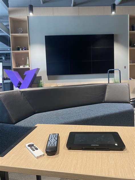 V1 lyka on Twitter: "on todays episode of millenial tries to work the