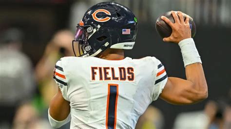 Justin Fields Progress Very Impressive According To Luke Getsy