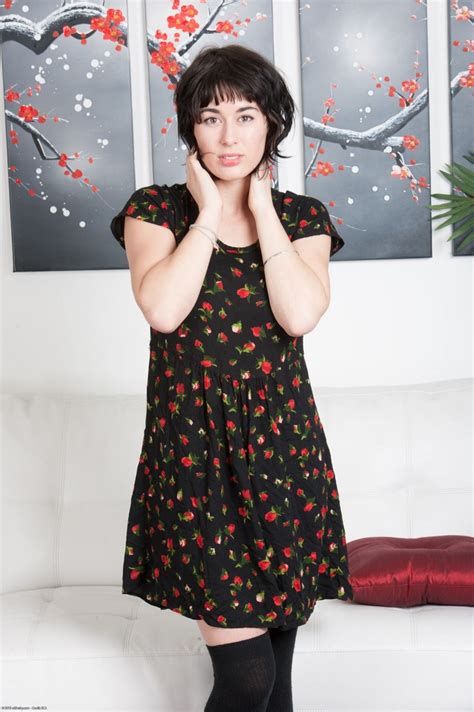 Captivating Teen Olive Nude For ATK Hairy Nude And Hairy