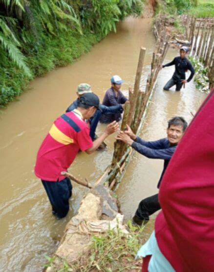 Banjir Bandang Di Cijambe Mengakibatkan Tembok Penahan Tanah Jebol